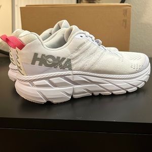 HOKA Men’s Clifton 6